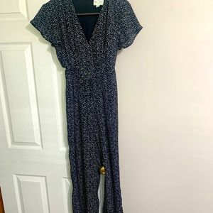 Super cute summer romper. Size S. Great condition.